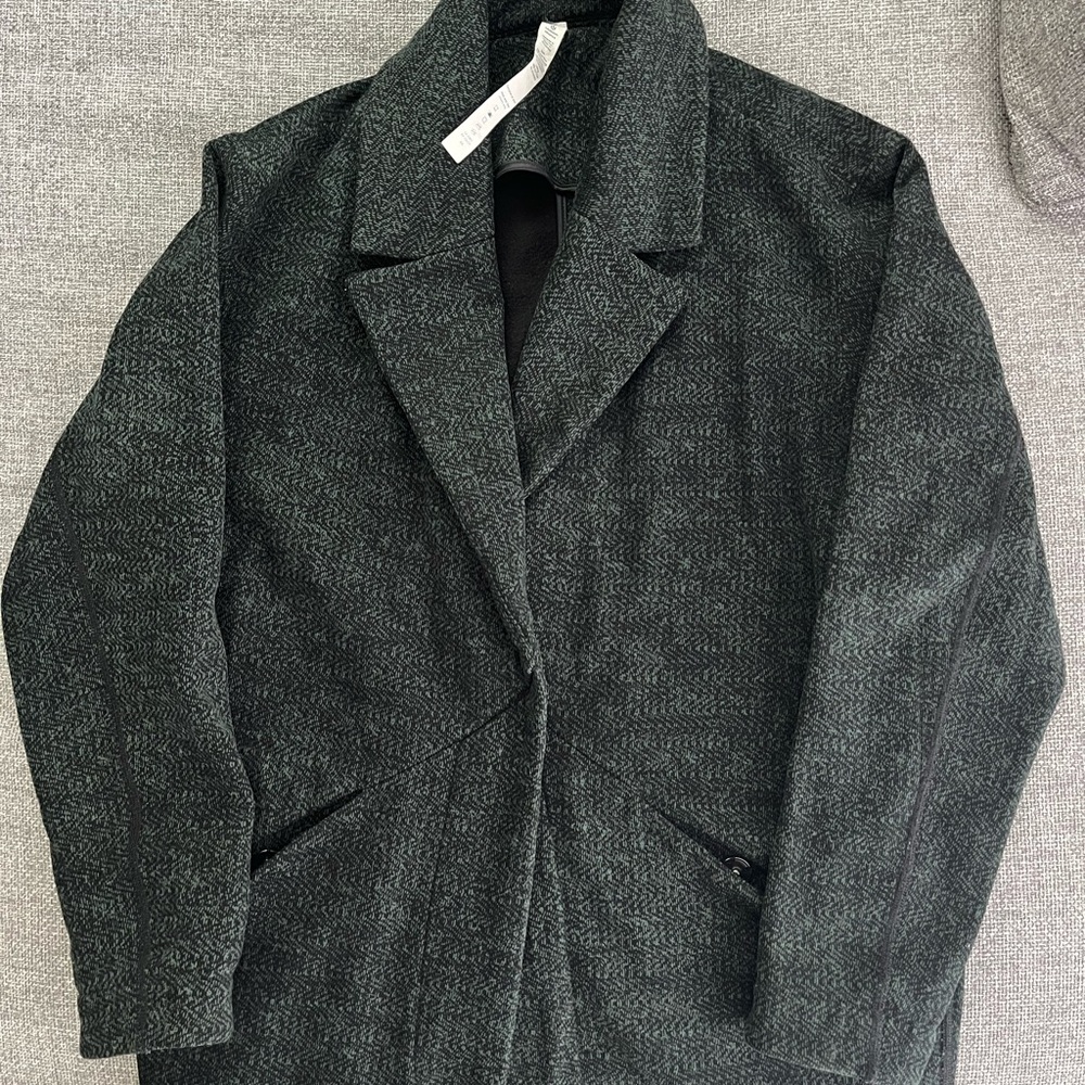 Lululemon Athletica Black and Green Jacket